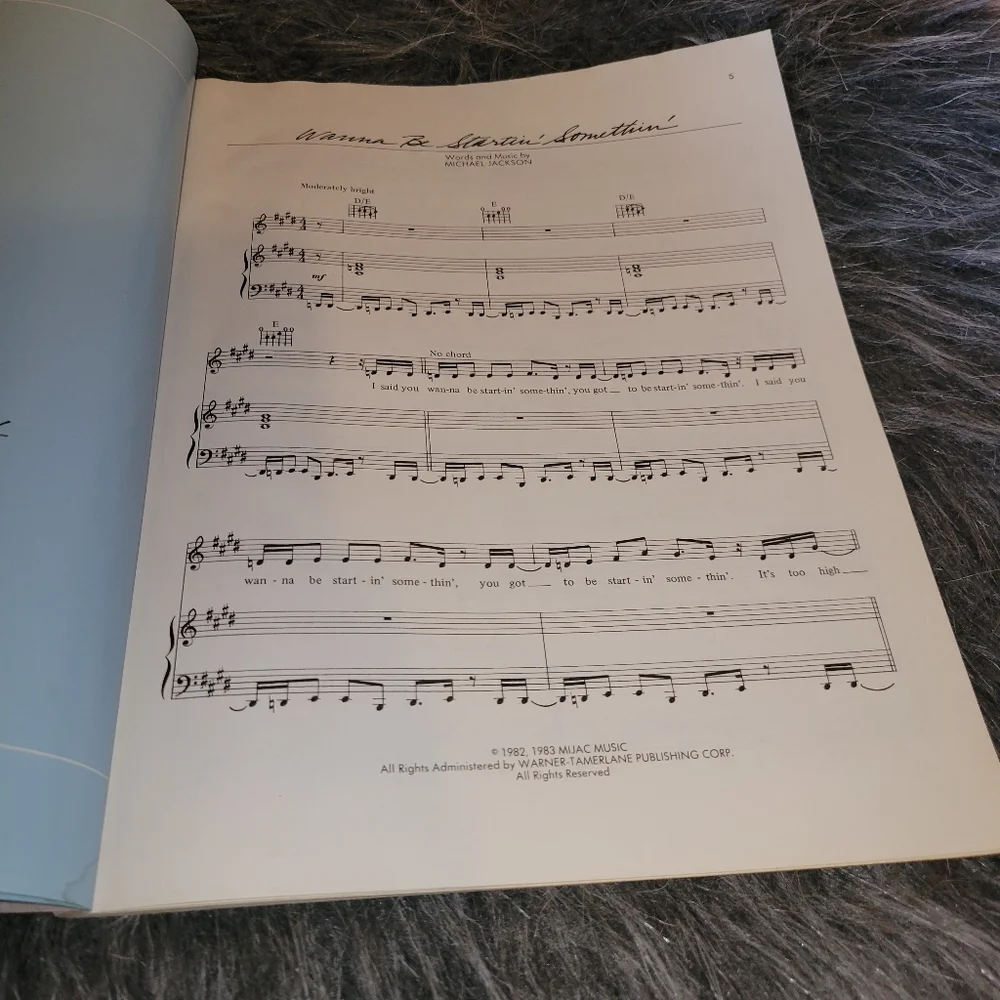 "Vintage 1983 Michael Jackson Thriller Piano Vocal Guitar Songbook  Sheet Music - Picture 9 of 15